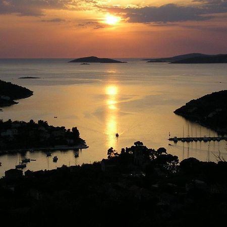 Apartmani Conar Veliki Drvenik Εξωτερικό φωτογραφία