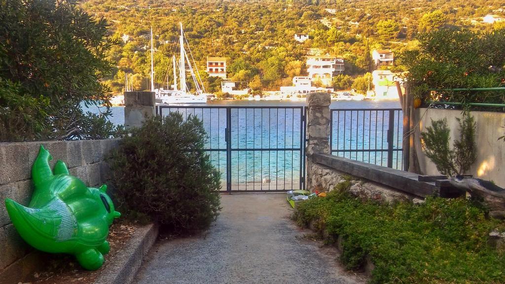 Apartmani Conar Veliki Drvenik Εξωτερικό φωτογραφία