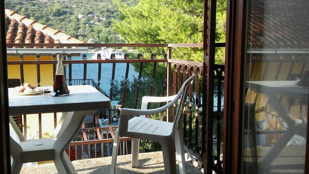 Apartmani Conar Veliki Drvenik Εξωτερικό φωτογραφία