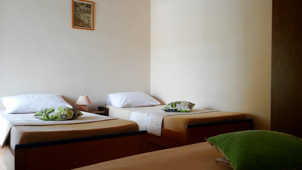 Apartmani Conar Veliki Drvenik Εξωτερικό φωτογραφία