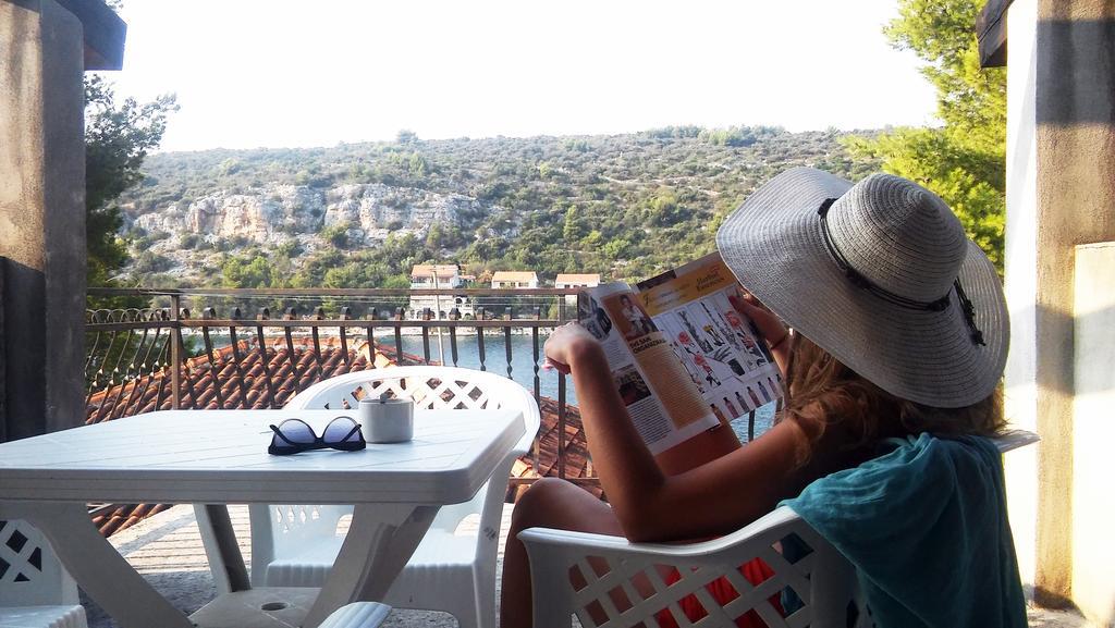 Apartmani Conar Veliki Drvenik Εξωτερικό φωτογραφία