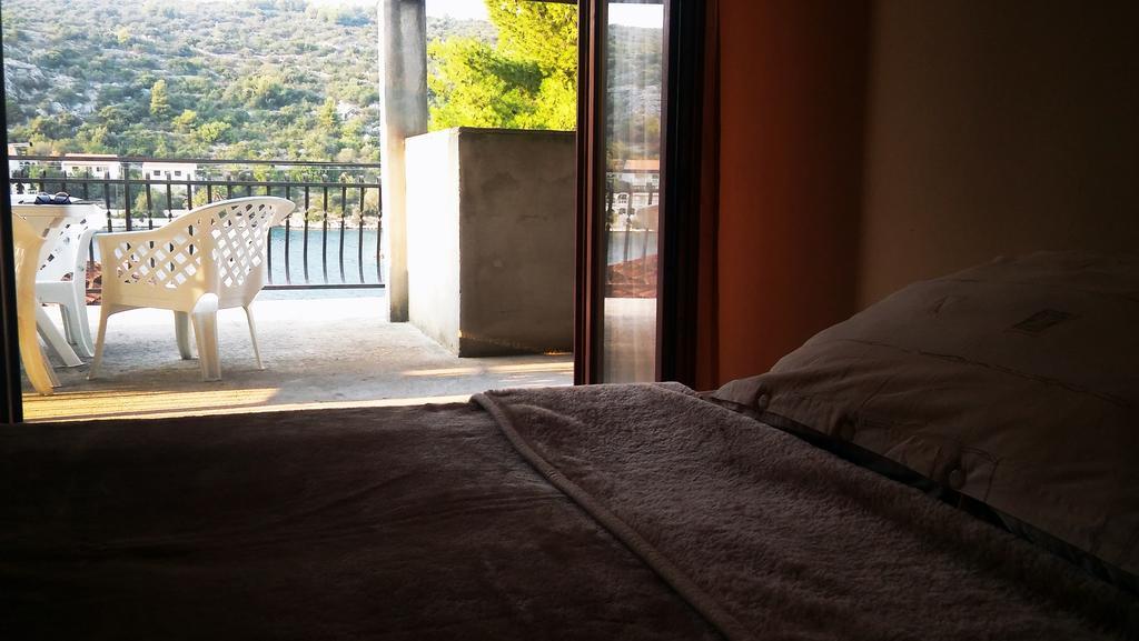 Apartmani Conar Veliki Drvenik Εξωτερικό φωτογραφία