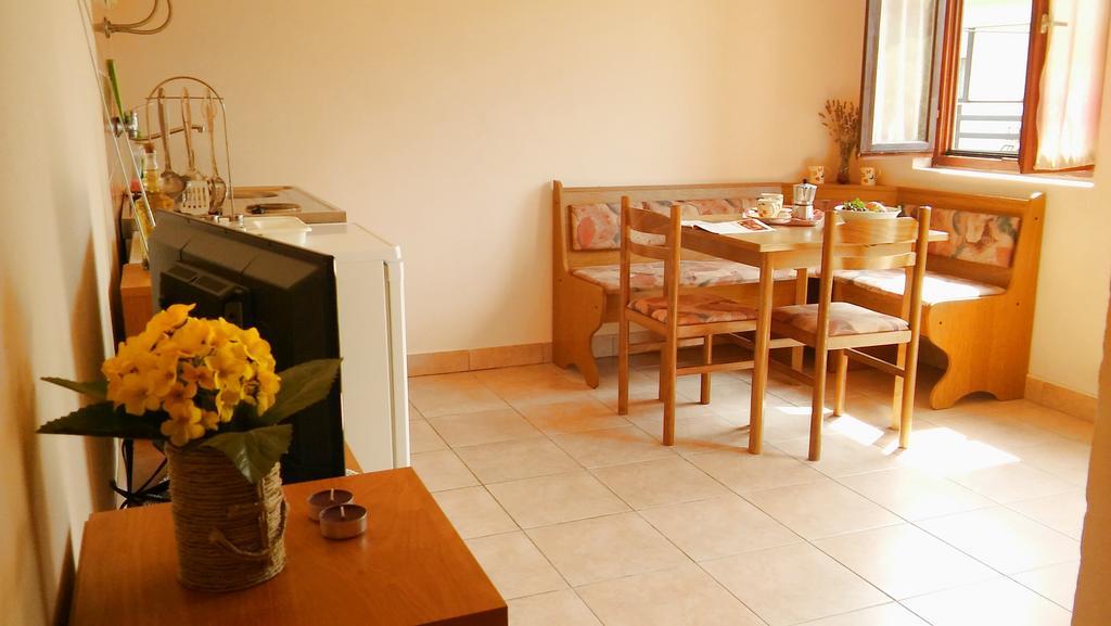 Apartmani Conar Veliki Drvenik Εξωτερικό φωτογραφία
