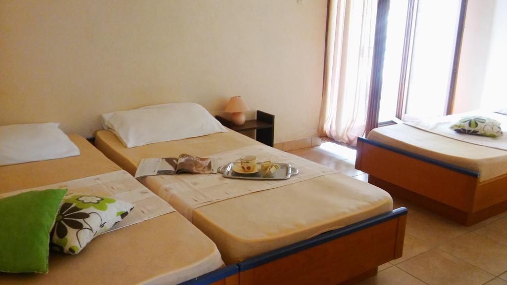Apartmani Conar Veliki Drvenik Εξωτερικό φωτογραφία